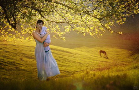 Девушка с ребенком