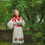 Українка у національному вбранні 3