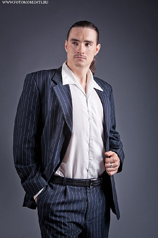 Мужчина в костюме 5