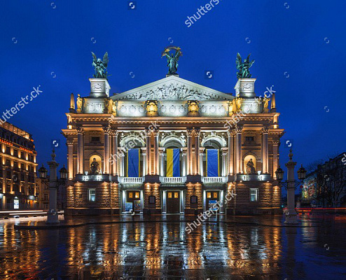 Картина Львовский театр оперы и балета вечером - Город 
