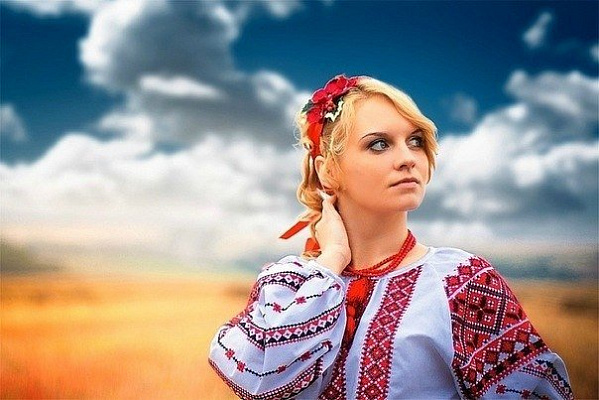 Картина Украинка и флаг - Женские национальные 