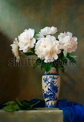 Картина Белые пионы в китайской вазе - Цветы 