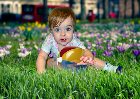 Картина На галявині з м'ячем - Дитячі сучасні 