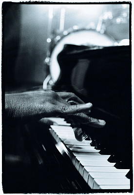 Картина Руки на роялі - Музика 