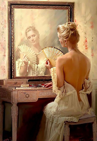 У зеркала с веером