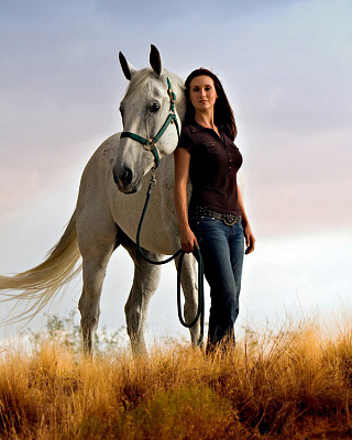 Картина Дівчина з конем - Жіночі сучасні 