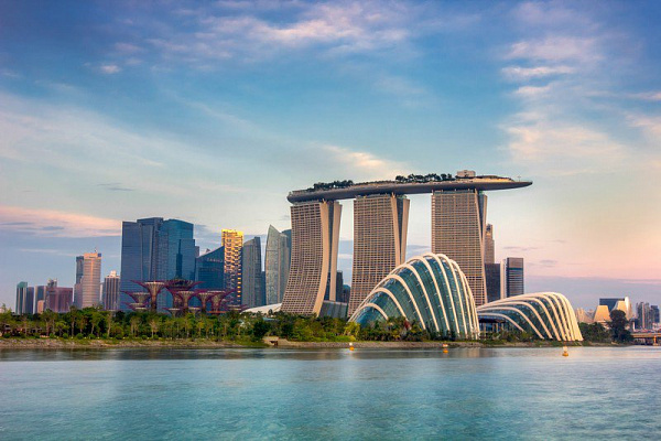 Картина Летящий корабль в Сингапуре - Город 