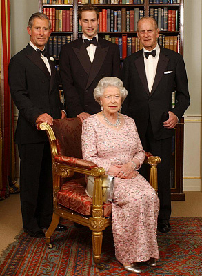 Картина Королева в окружении мужчин - Групповые современные 