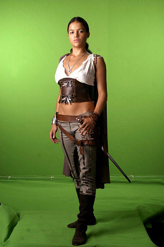 Девушка с саблей