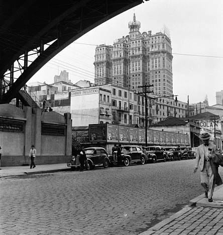 Под мостом, ретро