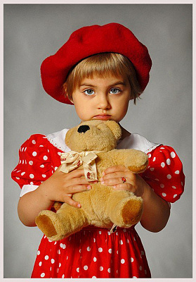Картина Дівчина в червоний берет - Дитячі сучасні 