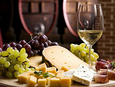 Вино, сыр, виноград