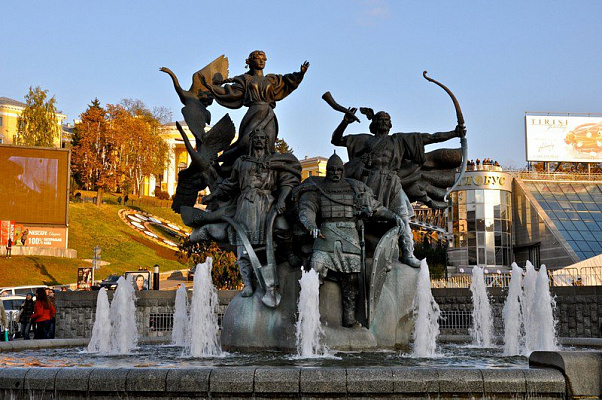 Картина Памятник основателям Киева - Город 