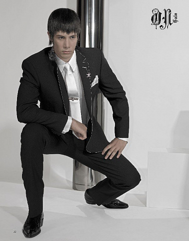 Мужчина в костюме 8