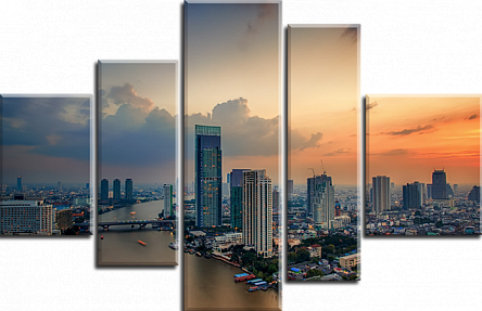 Міський захід сонця