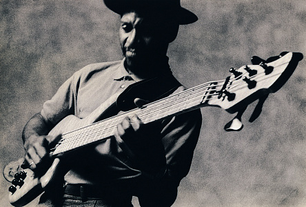 Бас гітарист