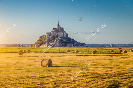 Замок Мон Сен-Мишель, Франция