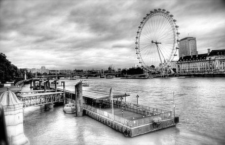 Лондон черно белый