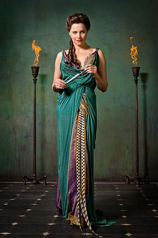 Девушка с кинжалом