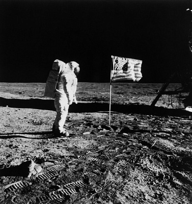 Картина Американцы на луне - Черно-белое 