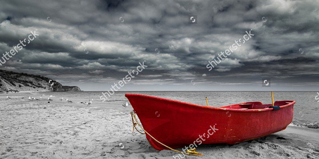 Картина Красная лодка - Черно-белое 