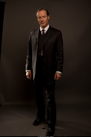 Мужчина костюме 13