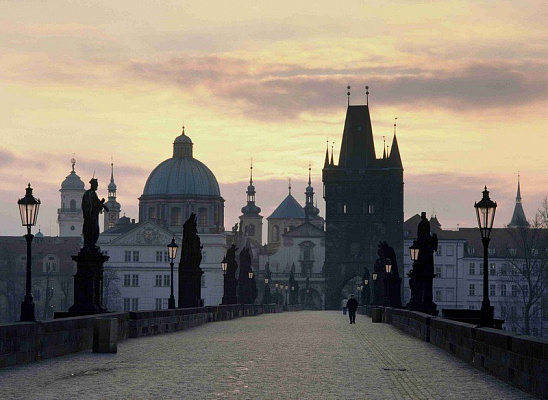 Картина Прага, вечер - Город 